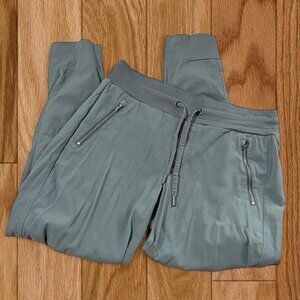Athleta trekkie north jogger jasper green size 8 gorpcore hiking pants nylon